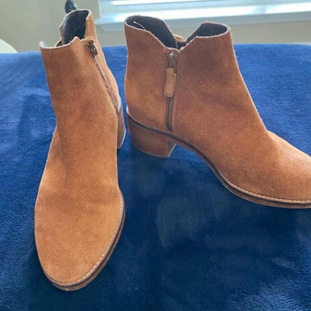 Cole Haan Harrington Tan Suede Boots sz 7B